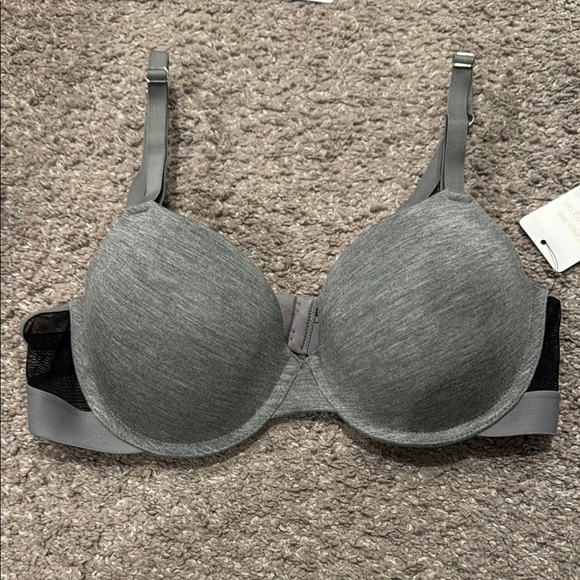 LIVELY Set of 2 34C Bras - Picture 5 of 7